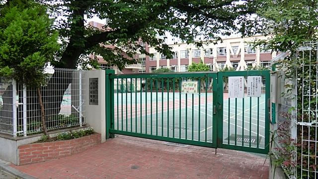 Primary school. Ichigaya to elementary school 500m