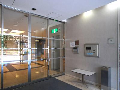 Entrance. Common areas