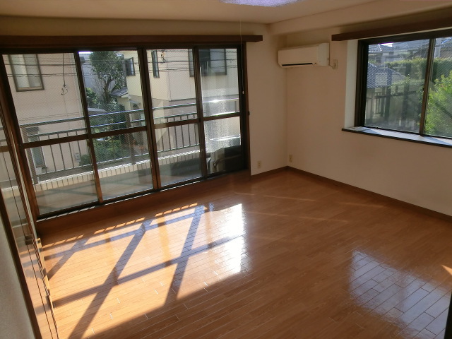 Living and room