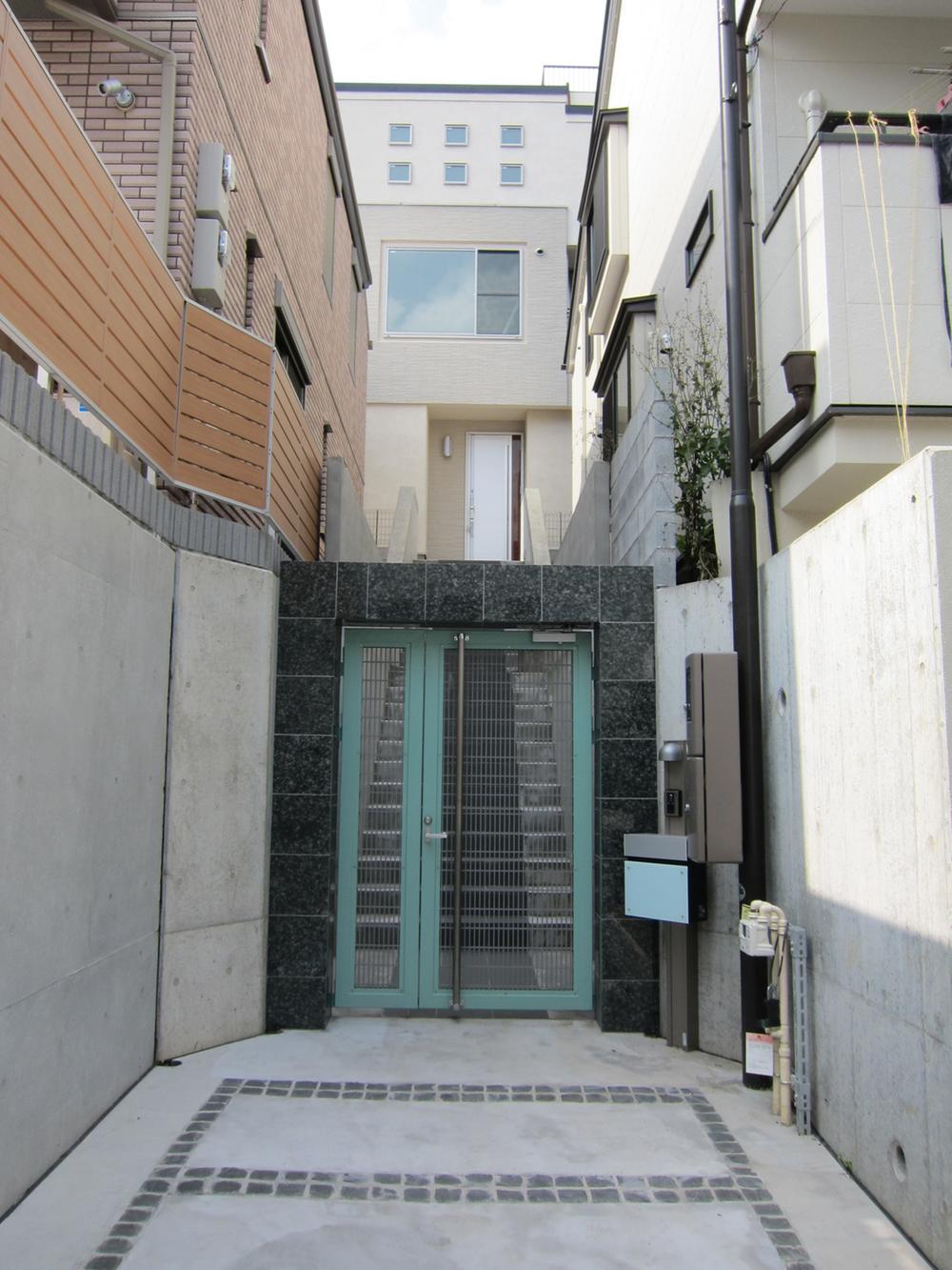 Local appearance photo. Local (June 2013) Shooting