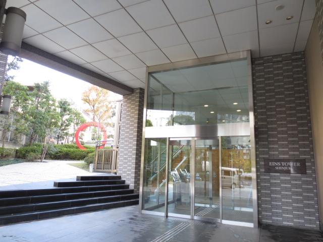 Entrance. Common areas