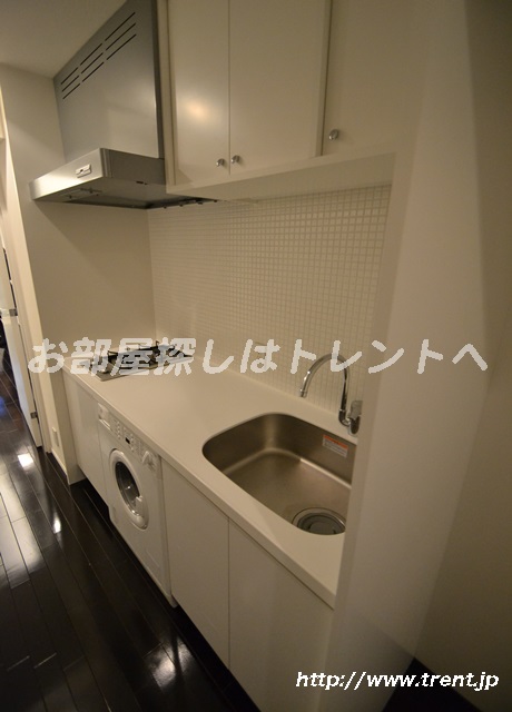 Kitchen. It is a photograph of 1K type of the same building. Please see for reference.