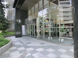 Entrance. Glass-walled big entrance