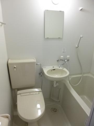 Bathroom. UB