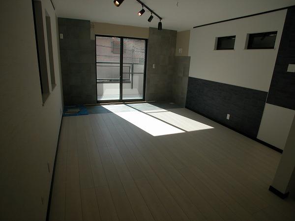 Same specifications photos (living). Same specifications