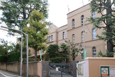 Primary school. 580m to Shinjuku Ward Waseda Elementary School