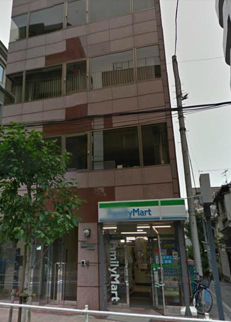 Convenience store. 359m to FamilyMart Shinjuku Araki-cho shop
