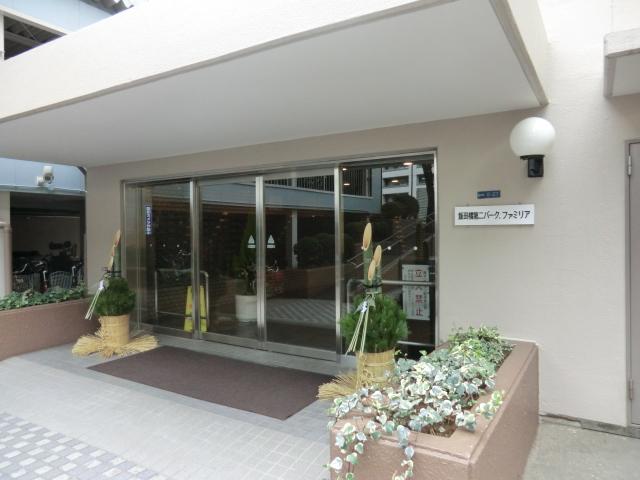 Entrance. Common areas