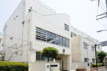 Primary school. 406m to Shinjuku Ward Totsuka third elementary school