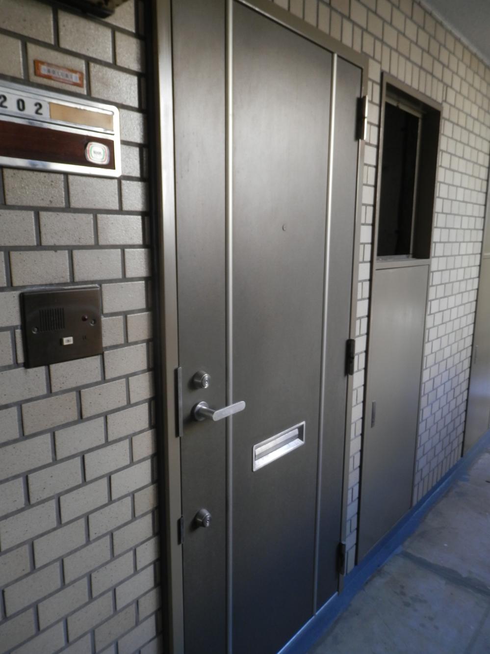 Entrance. Local (12 May 2013) Shooting