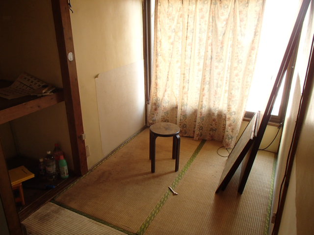 Living and room