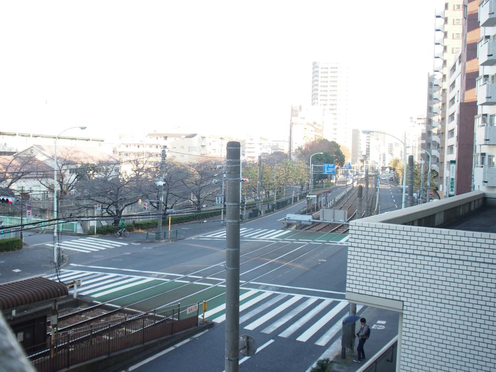 View photos from the dwelling unit. View from the site (December 2013) Shooting