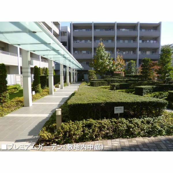 Garden. Premium Garden (on-site courtyard)