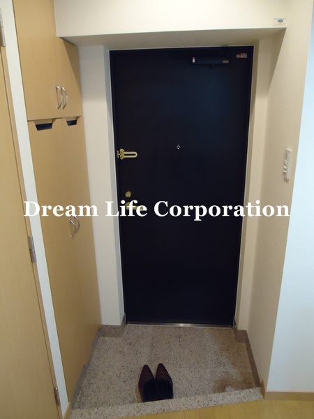 Entrance. ※ In fact the we use the photos in the same building may be different