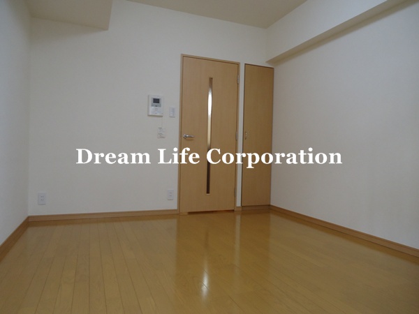 Living and room. ※ In fact the we use the photos in the same building may be different