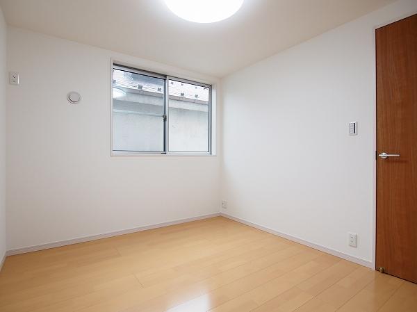 Non-living room. Indoor (10 May 2013) Shooting