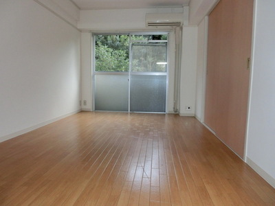Living and room. ☆ room ☆