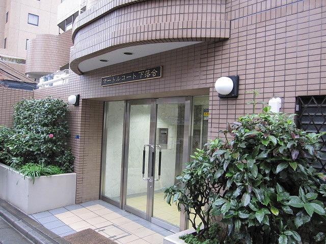 Entrance. Common areas
