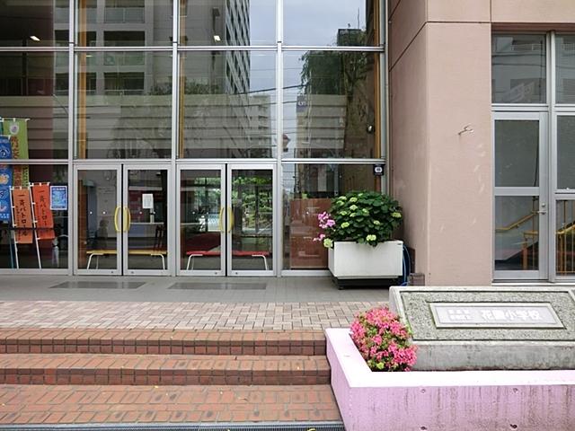 Primary school. 309m to Shinjuku Ward Garden Elementary School