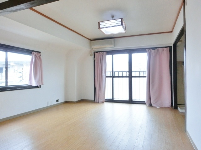 Living and room