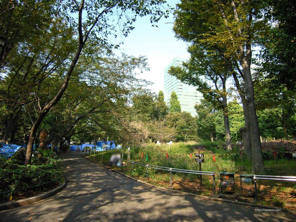 Other. Shinjuku Chuo Park 2-minute walk