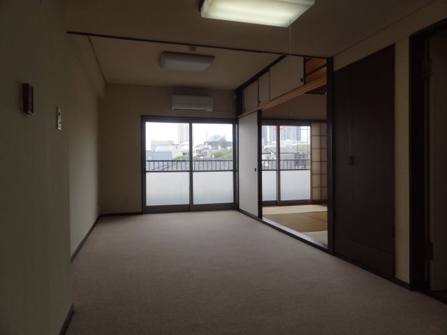 Living and room