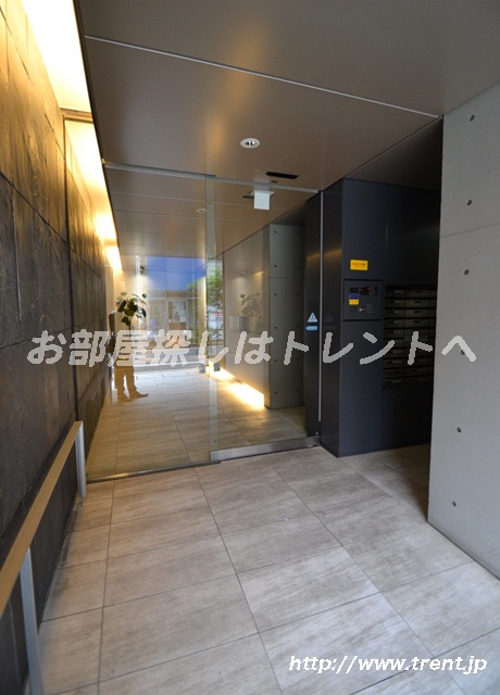 Entrance. auto lock