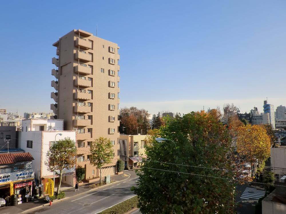 View photos from the dwelling unit. View from the site (December 2013) Shooting