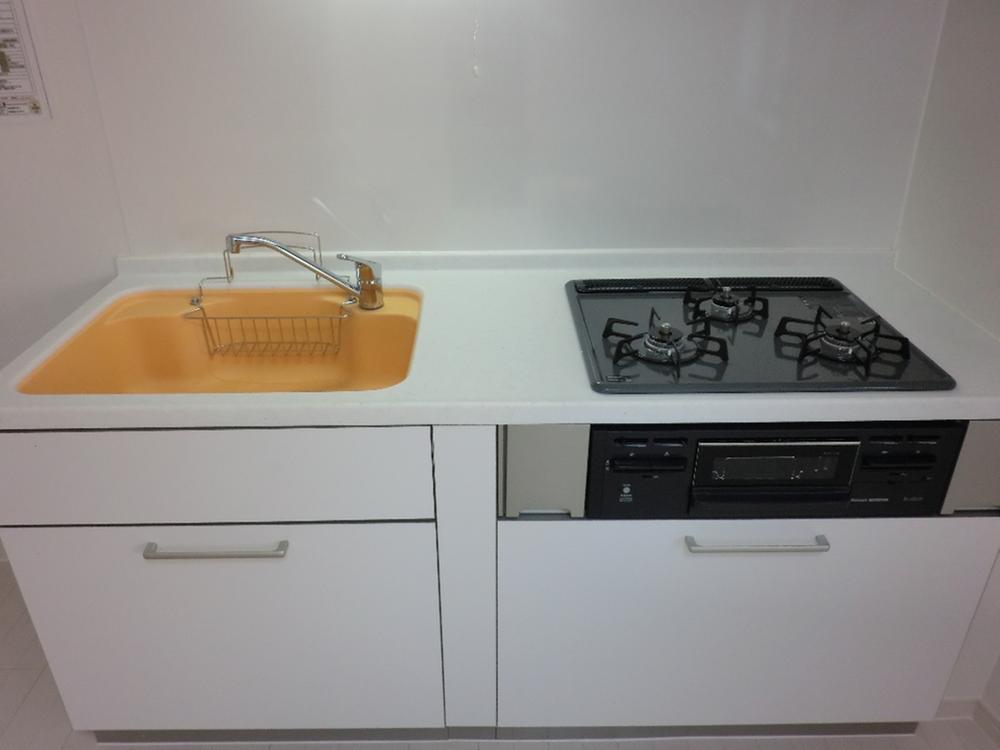Kitchen. Indoor (12 May 2013) Shooting
