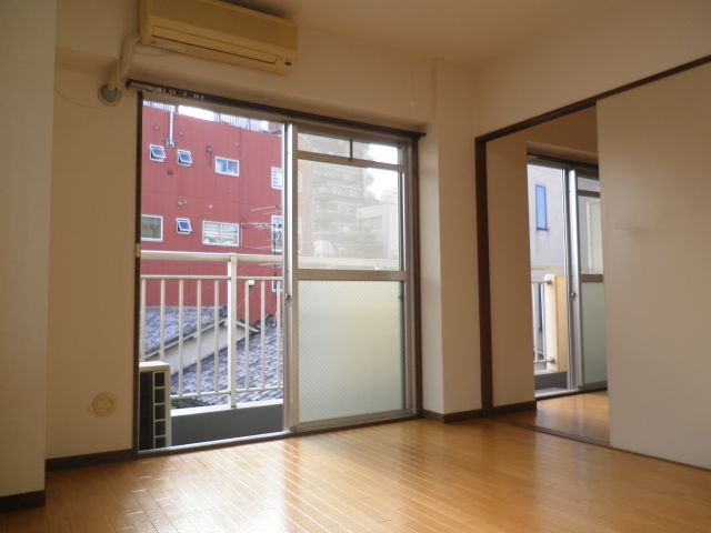 Living and room