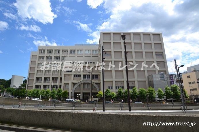 high school ・ College. Tokyo Metropolitan Shinjuku High School (High School ・ NCT) to 2335m