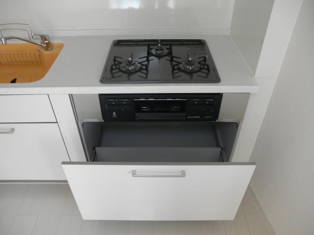 Kitchen. Indoor (11 May 2013) Shooting