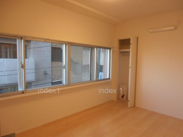 Non-living room. Windows are many open-minded Western 6.0 Pledge