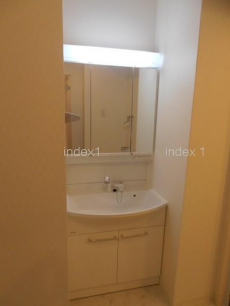 Wash basin, toilet. Washbasin happy shower