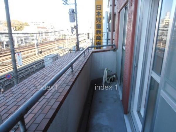 Balcony. living ・ Balcony facing the Western-style
