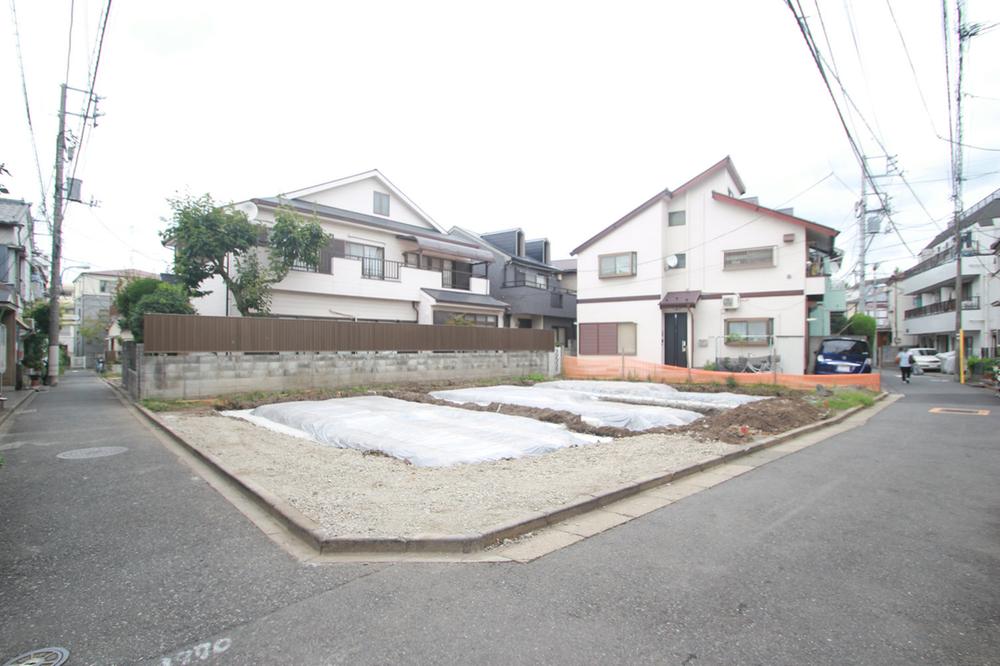 Local appearance photo. Sunny, Environment is good ideal corner lot