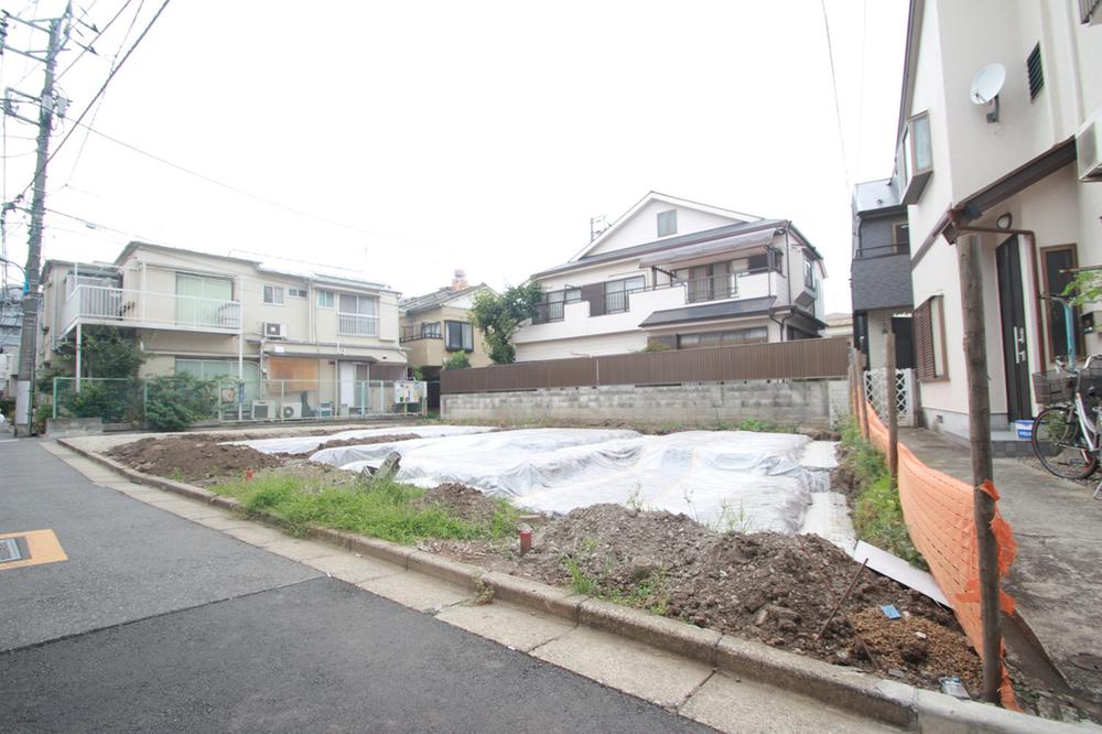 Local appearance photo. Open field where the sky is widely feel