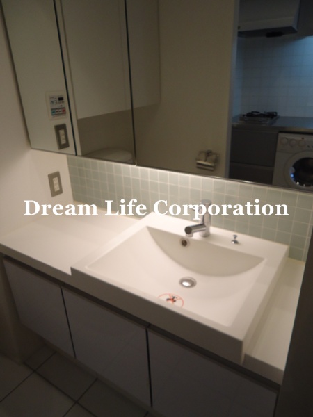 Washroom. ※ In fact the we use the photos in the same building may be different