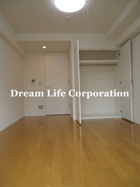 Living and room. ※ In fact the we use the photos in the same building may be different
