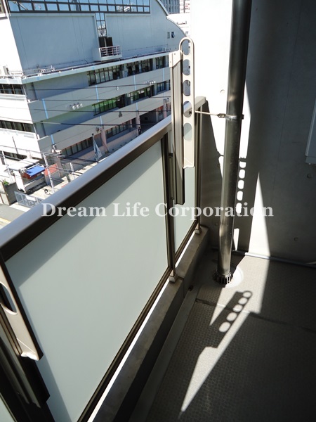 Balcony. ※ In fact the we use the photos in the same building may be different.