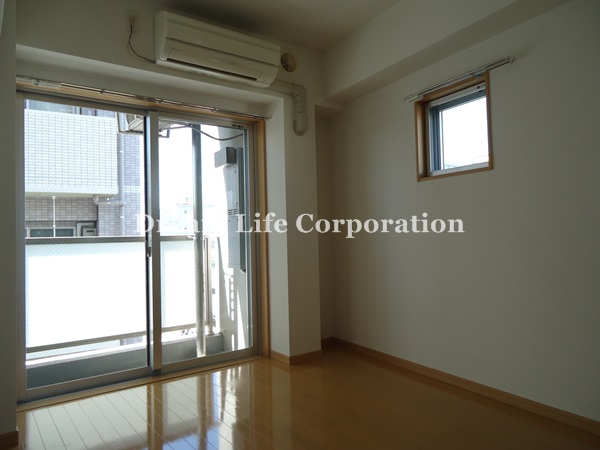 Other room space. ※ In fact the we use the photos in the same building may be different.