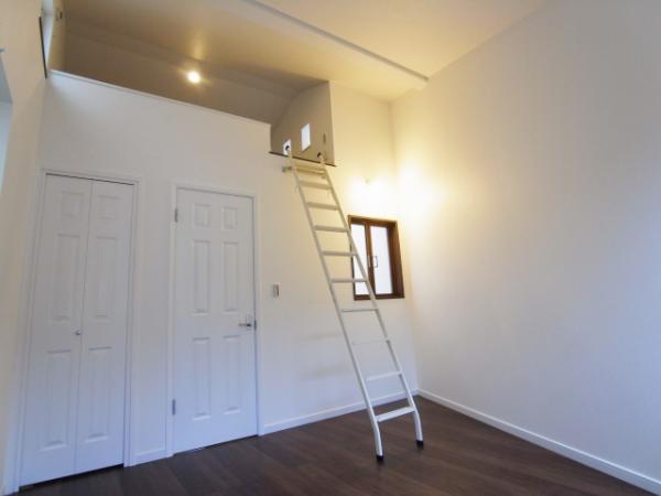 Non-living room. Example of construction