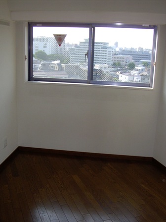 Other room space. Flooring 6 Pledge bright corner room