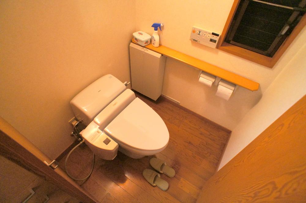 Toilet. Indoor (September 2013) Shooting