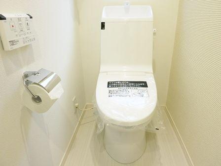 Toilet. ~ Already the new interior renovation ~ Washlet with function