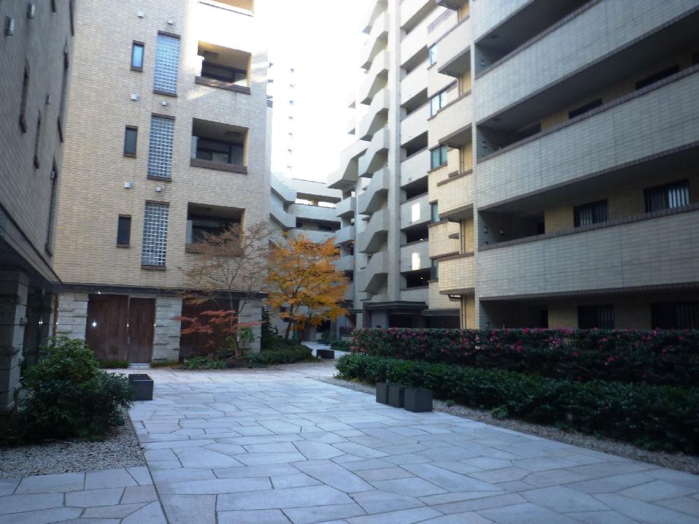 Other common areas. Courtyard (December 2013) Shooting