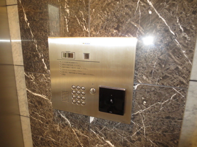 Entrance. ☆ Auto-Lock is the peace of mind with ☆