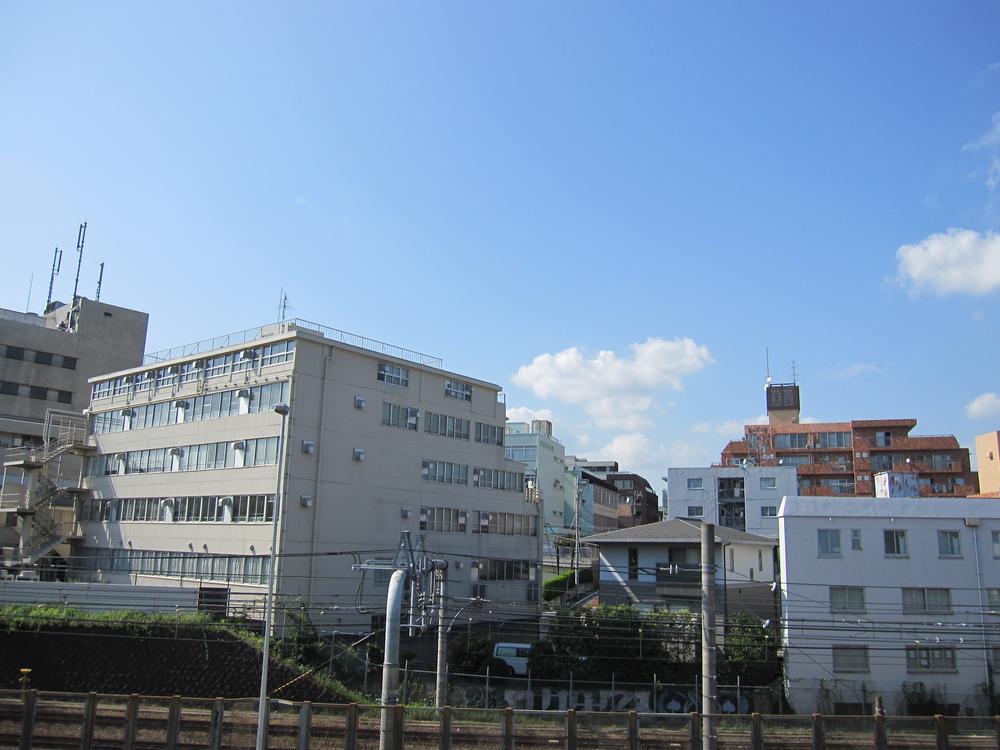 View photos from the dwelling unit. View from local (08 May 2013) Shooting