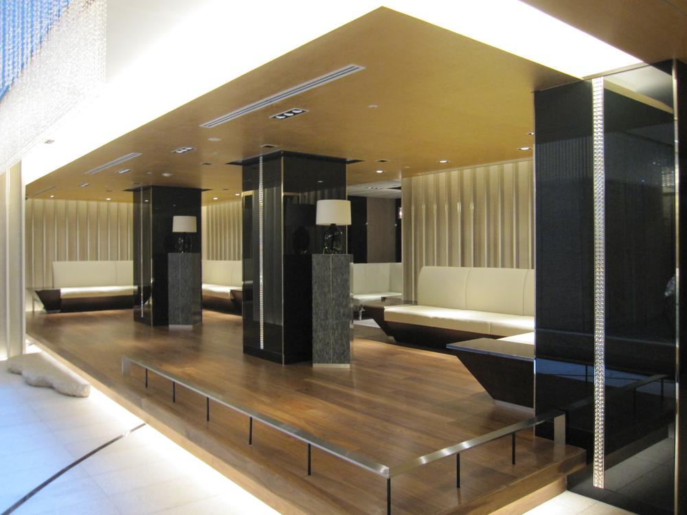 Entrance. Common areas