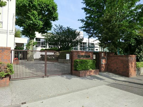 Junior high school. 1000m to Yotsuya junior high school